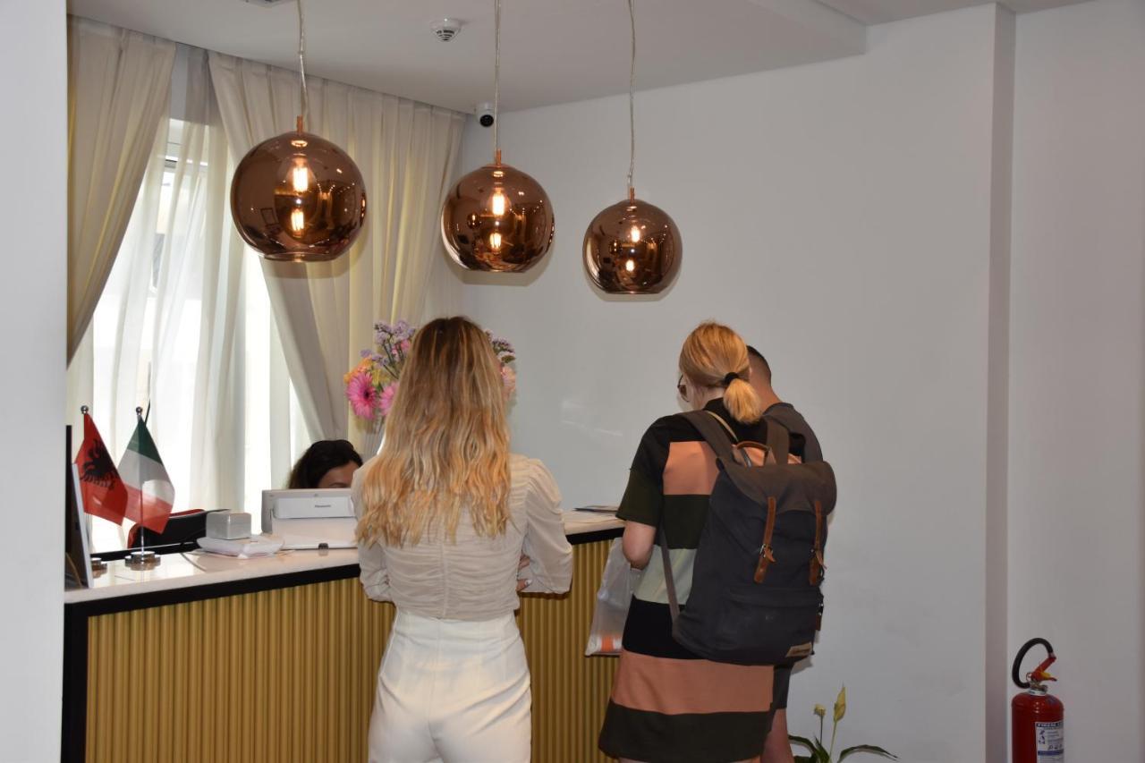 Hotel Ergi'S ดูร์เรส ภายนอก รูปภาพ