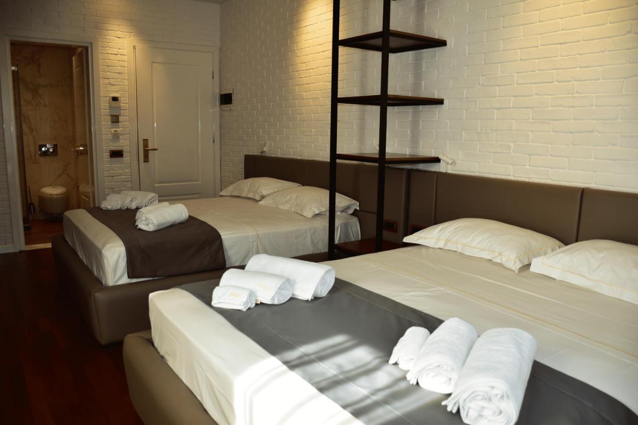 Hotel Ergi'S ดูร์เรส ภายนอก รูปภาพ