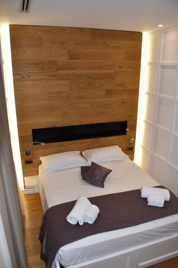 Hotel Ergi'S ดูร์เรส ภายนอก รูปภาพ