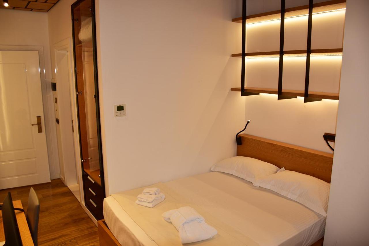 Hotel Ergi'S ดูร์เรส ภายนอก รูปภาพ