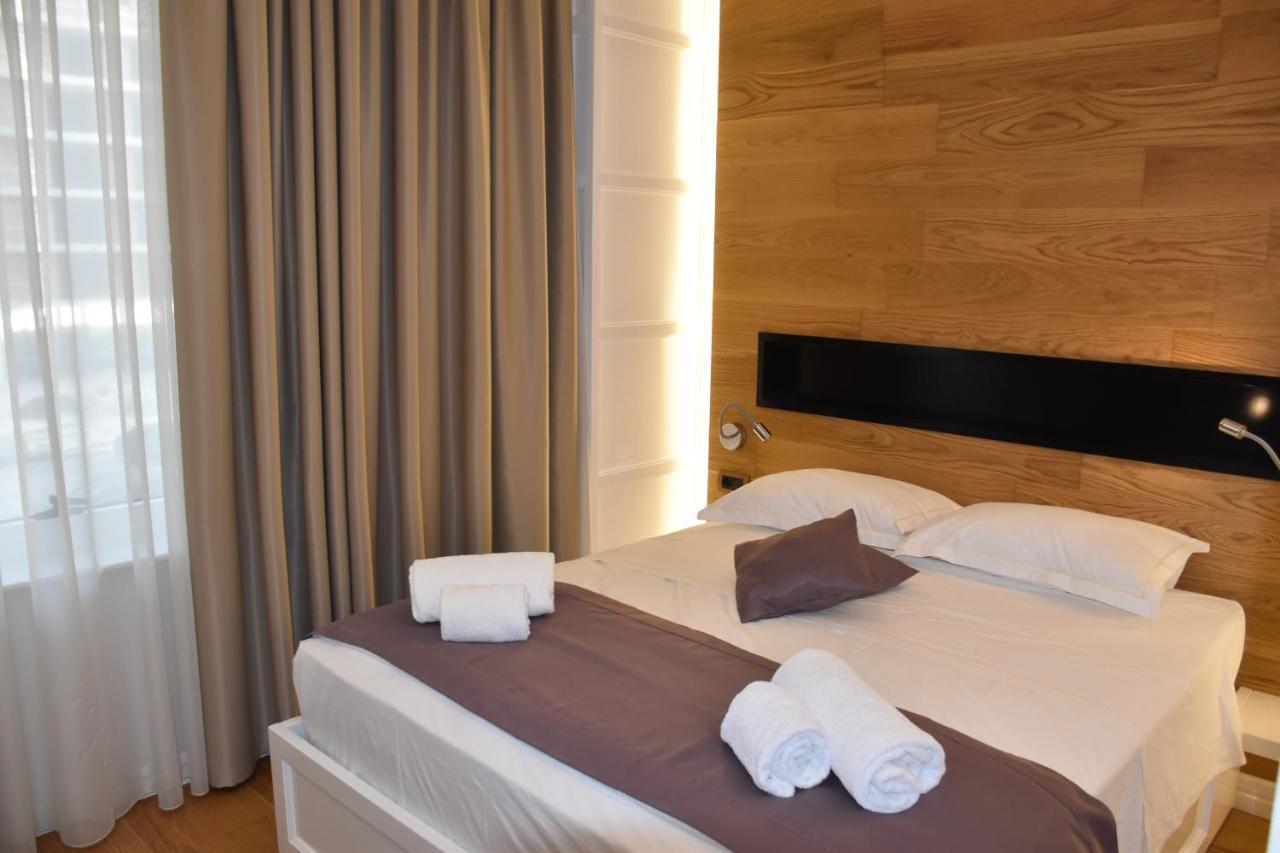 Hotel Ergi'S ดูร์เรส ภายนอก รูปภาพ