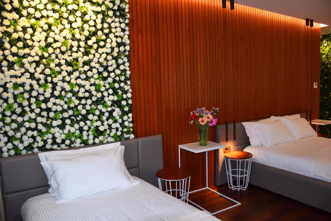 Hotel Ergi'S ดูร์เรส ภายนอก รูปภาพ