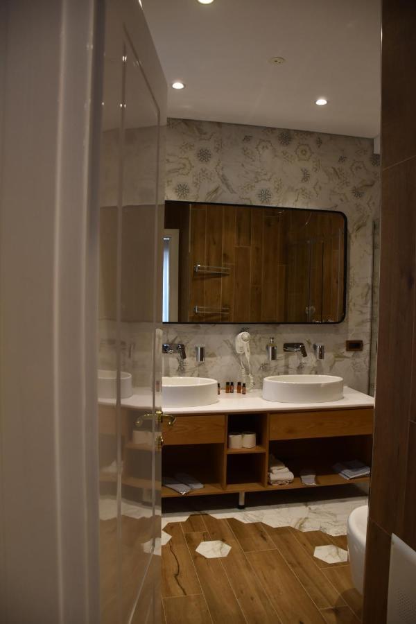 Hotel Ergi'S ดูร์เรส ภายนอก รูปภาพ