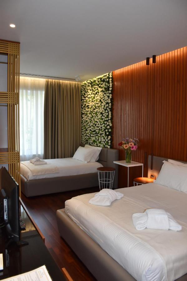 Hotel Ergi'S ดูร์เรส ภายนอก รูปภาพ