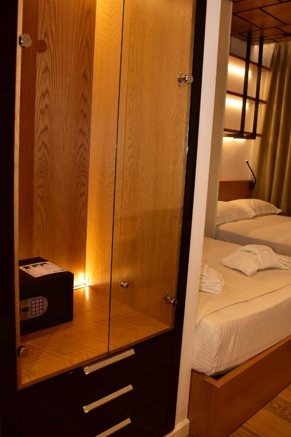 Hotel Ergi'S ดูร์เรส ภายนอก รูปภาพ