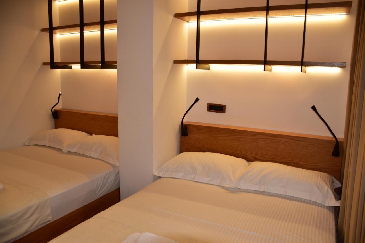 Hotel Ergi'S ดูร์เรส ภายนอก รูปภาพ