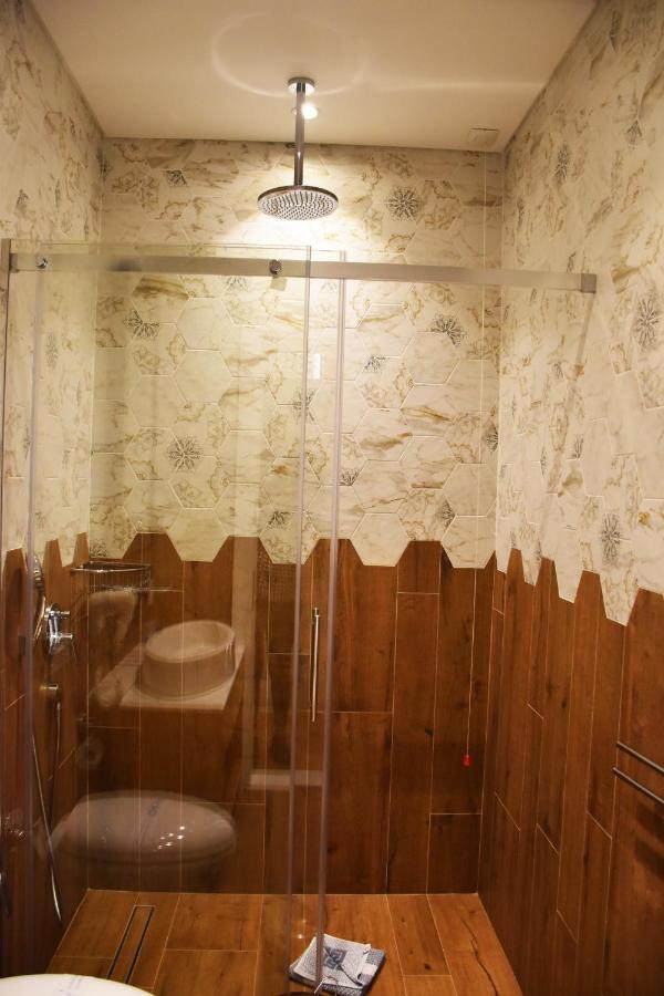 Hotel Ergi'S ดูร์เรส ภายนอก รูปภาพ